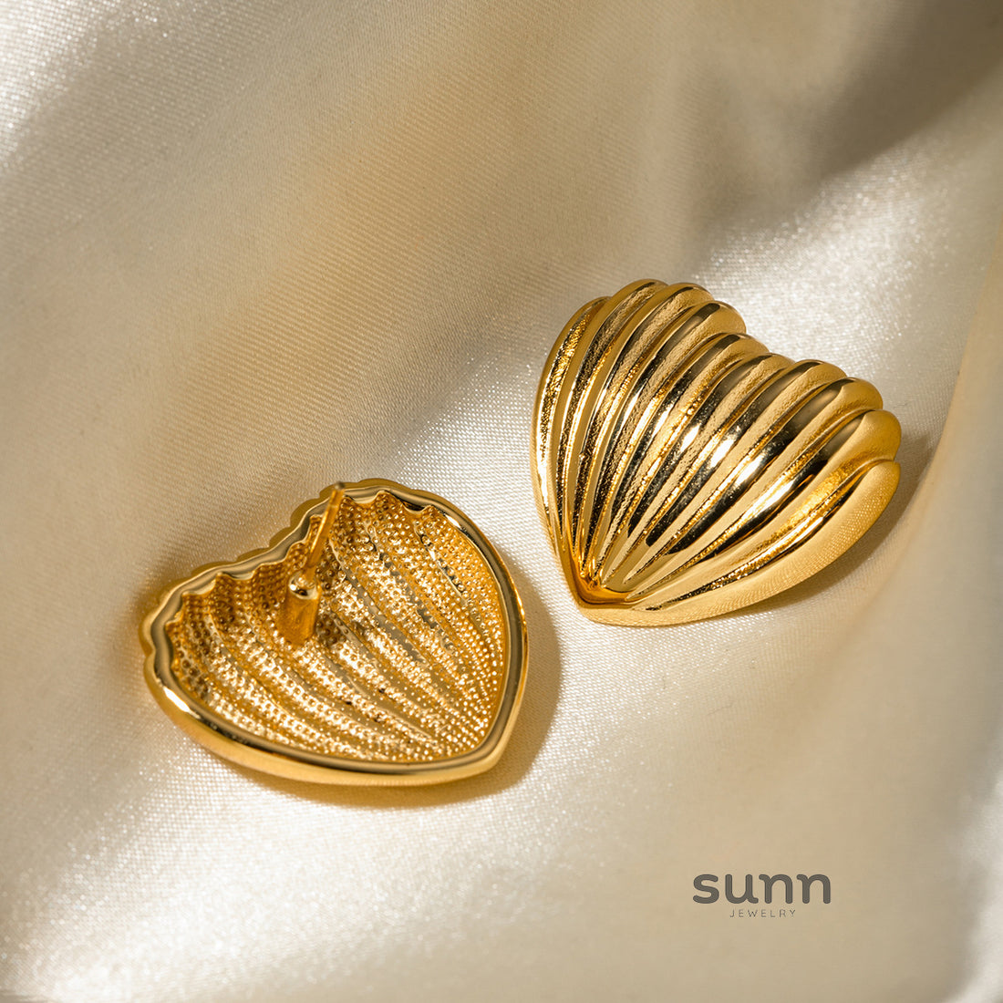 Claire Dainty Heart Studs