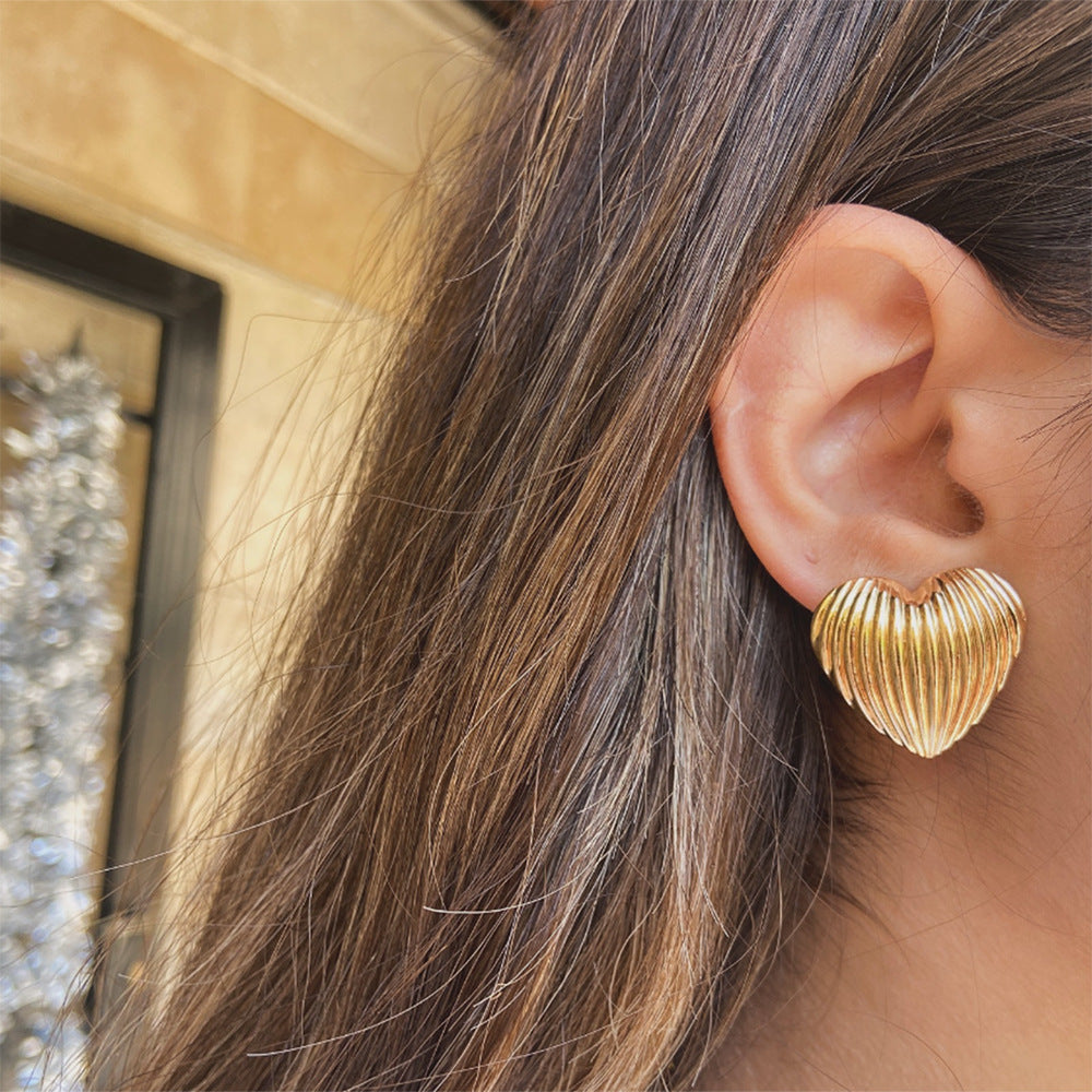 Claire Dainty Heart Studs