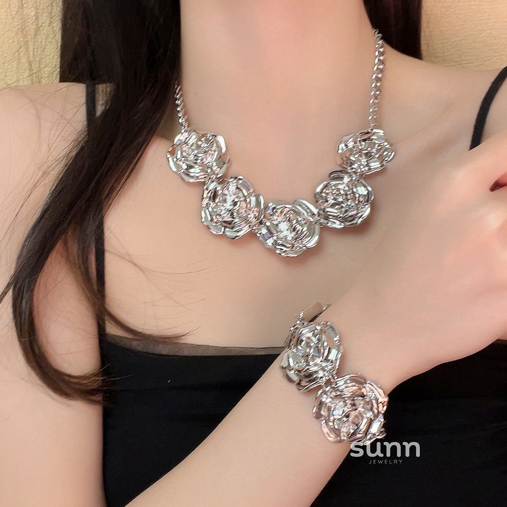 Clarabelle Rose Charm Jewelry [6OYXEA22]