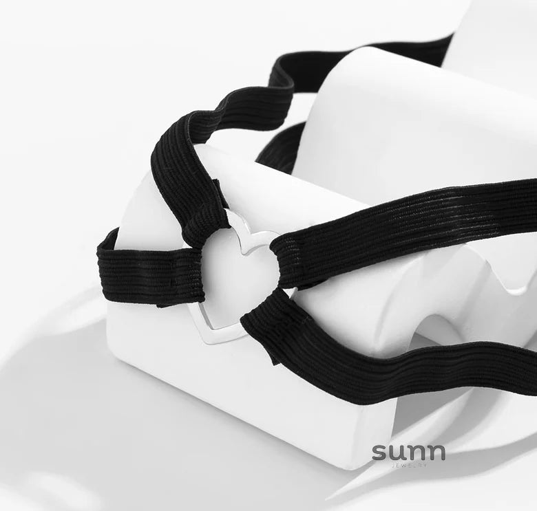 Clarissa Heart Thigh Garter