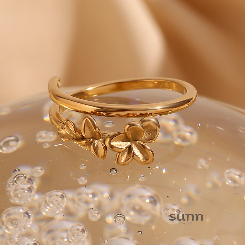 Clarity Golden Bloom Ring [EZAQMZ0Q]