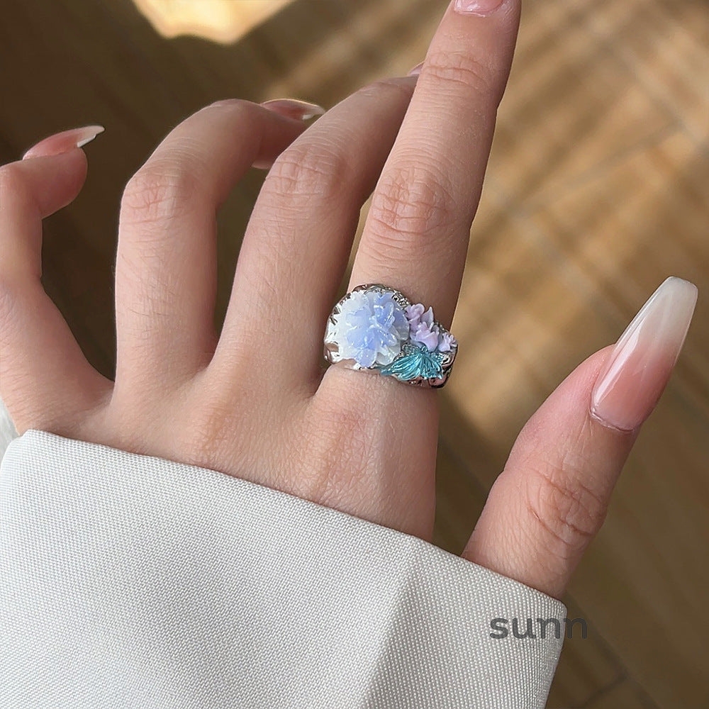 Cleo Gradient Bow Ring [3H6T5GN6]
