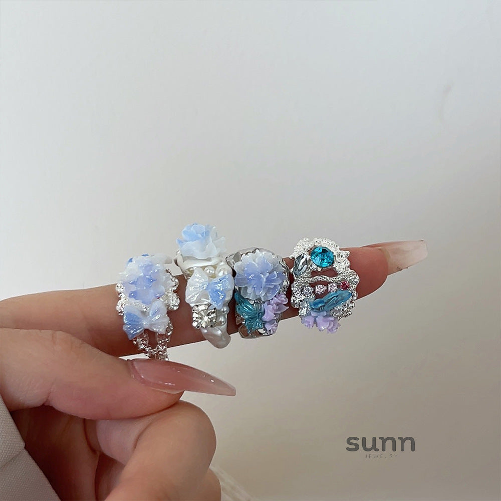Cleo Gradient Bow Ring [SLYJBWT6]