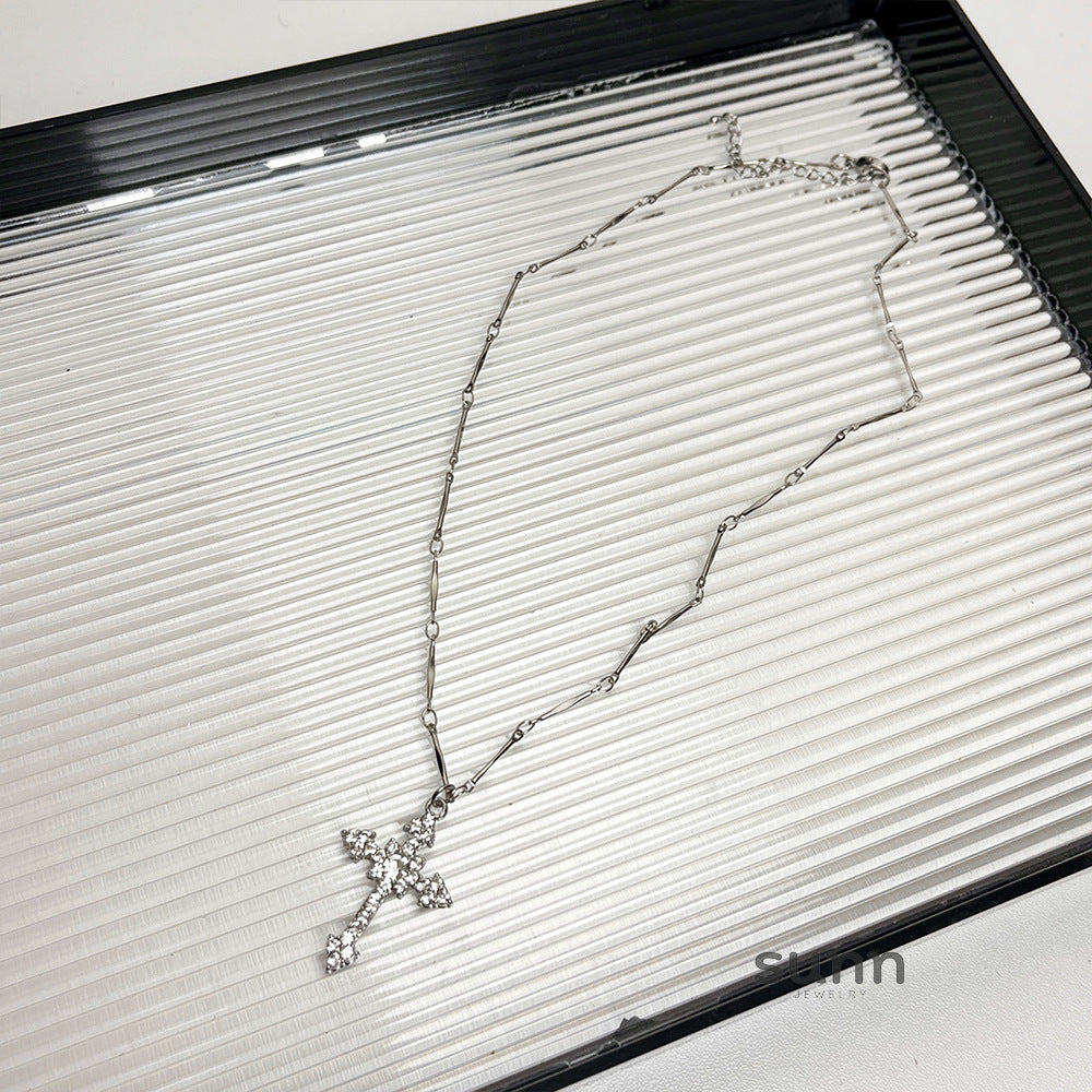 Cleopatra Gothic Cross Choker [WUG8JYPT]