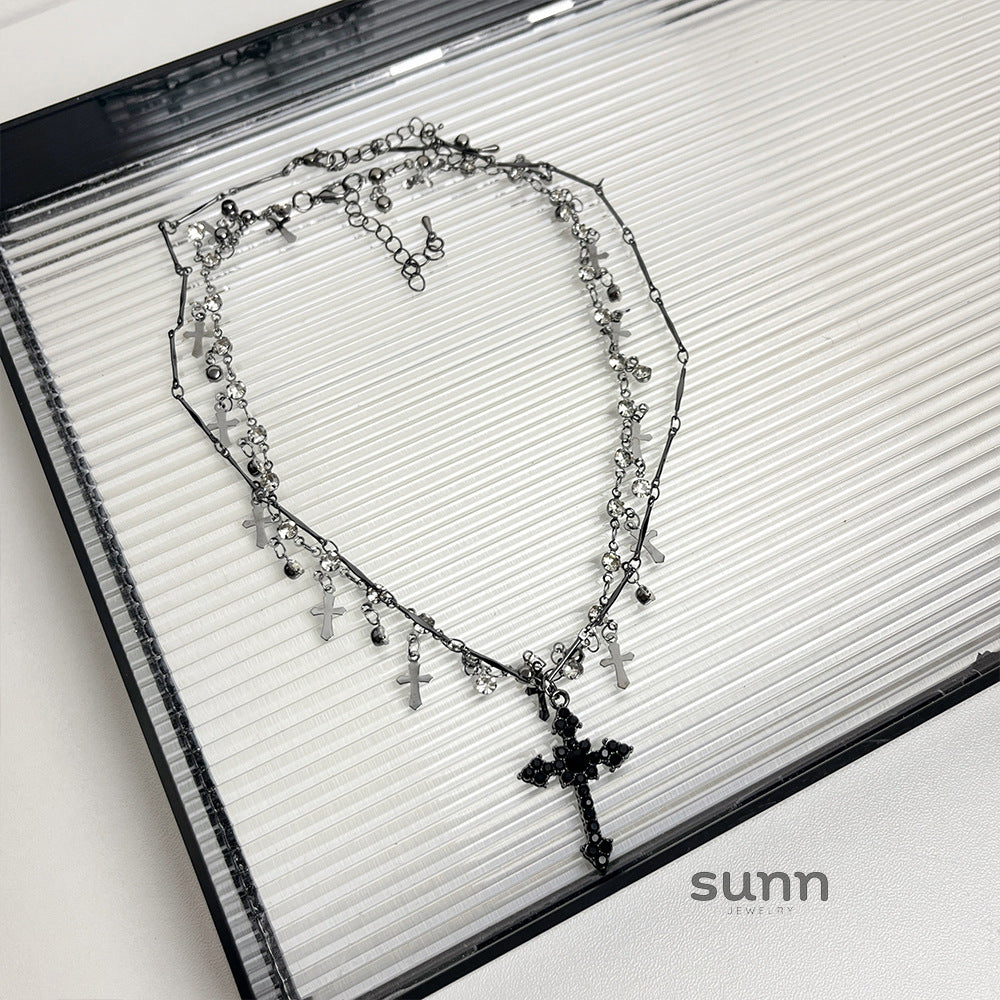 Cleopatra Gothic Cross Choker [5RP3BID6]