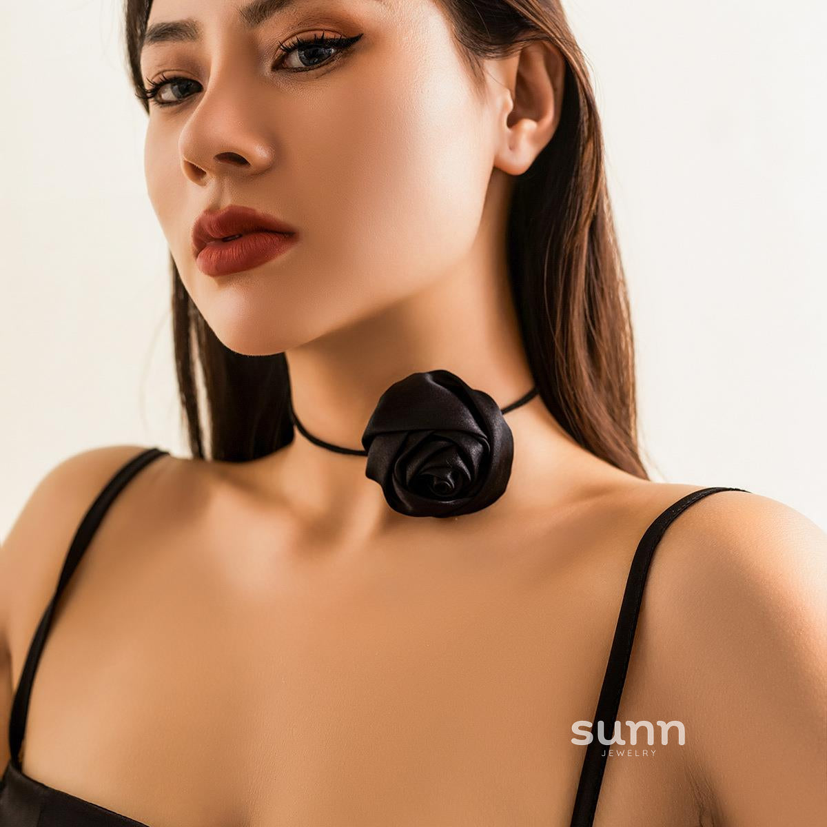 Cleopatra Velvet Camellia Choker [MG999UWH]