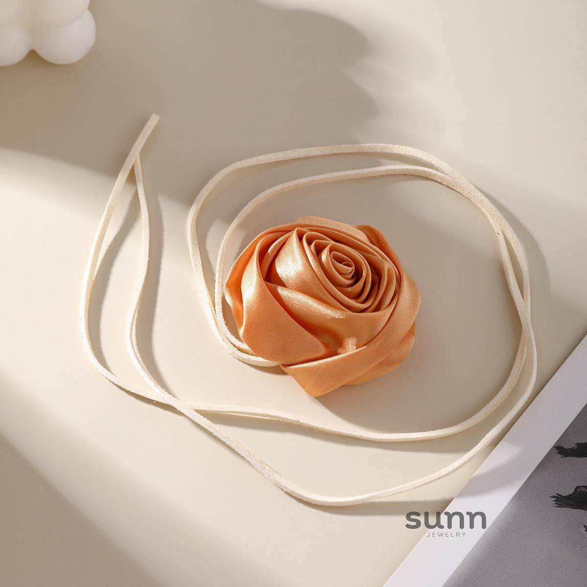 Cleopatra Velvet Camellia Choker [6C9IX3EO]