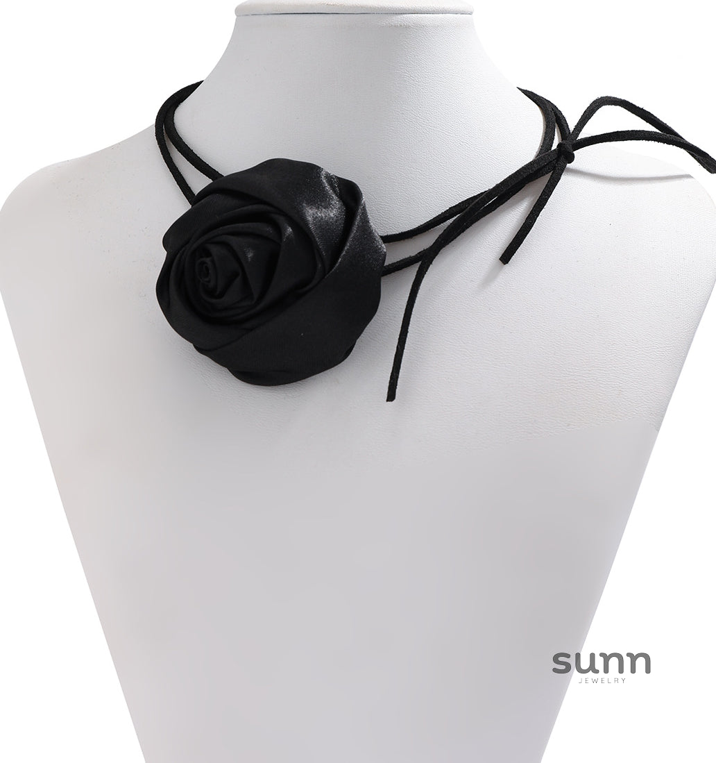 Cleopatra Velvet Camellia Choker [ZIJA4QMX]