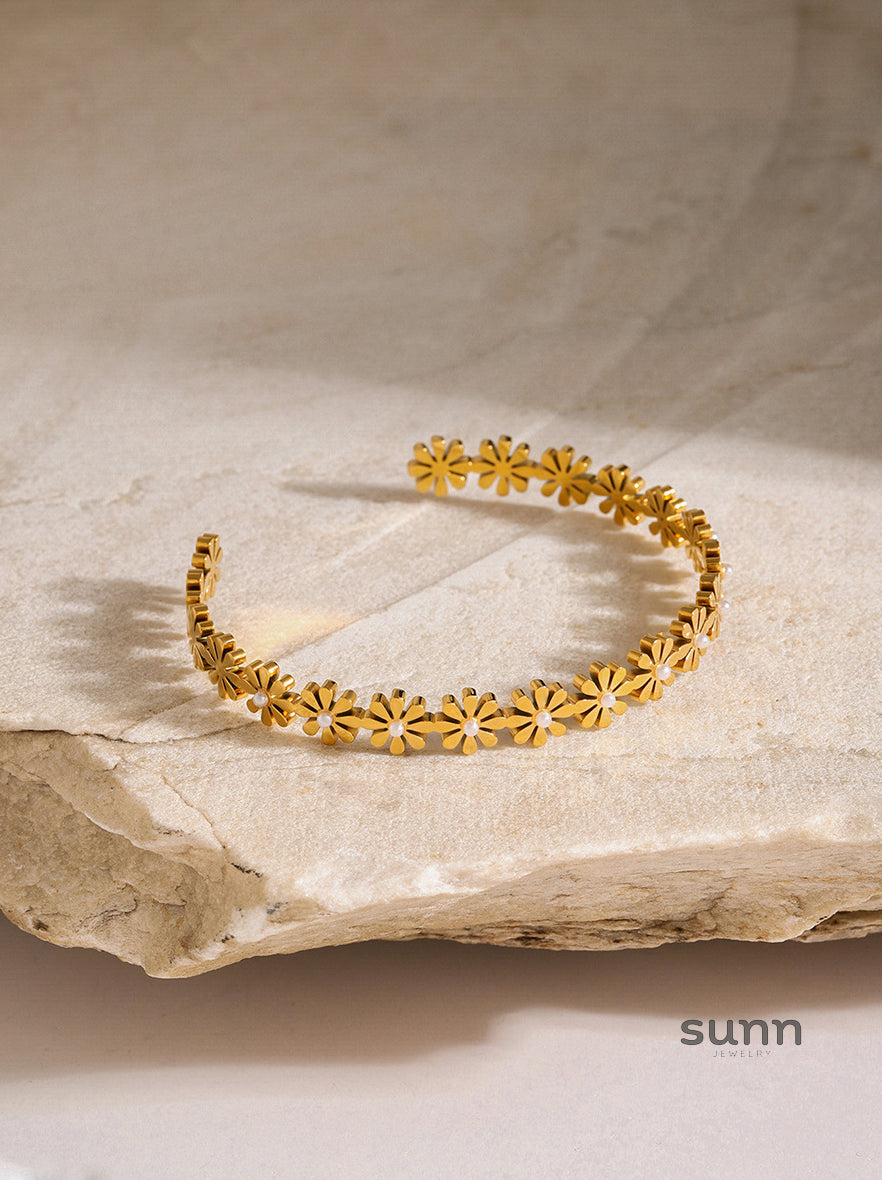 Collette Pearl Daisy Bracelet [AWVLIUT1]