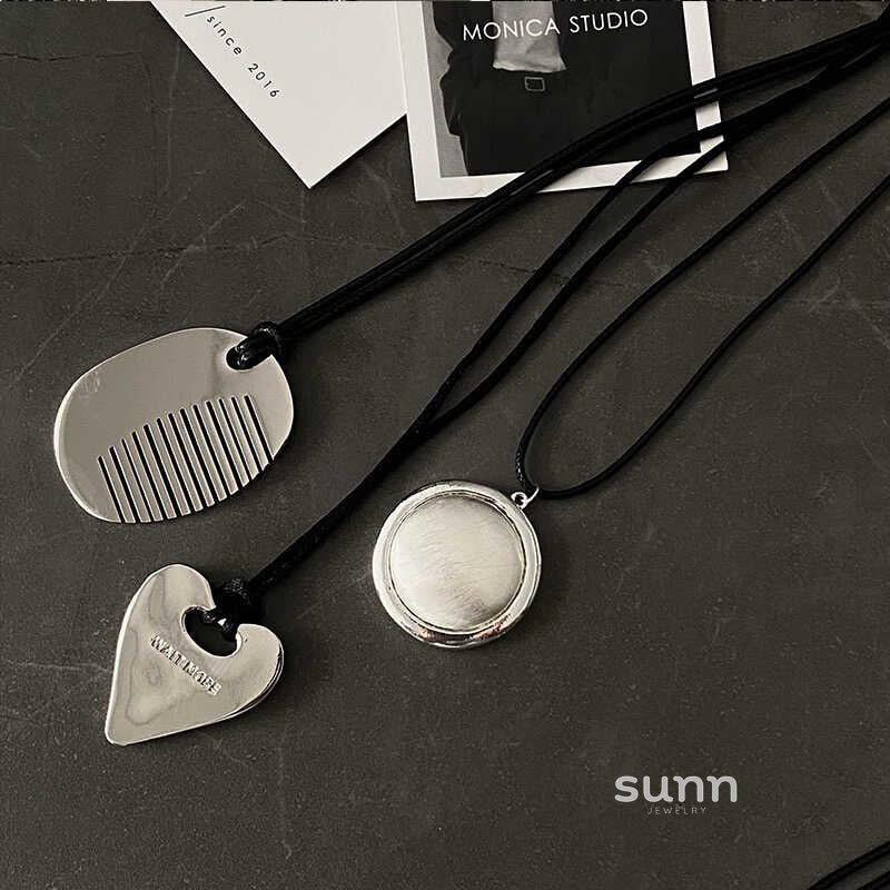 Conley Sculptural Pendant Necklace [KLU1GGDK]