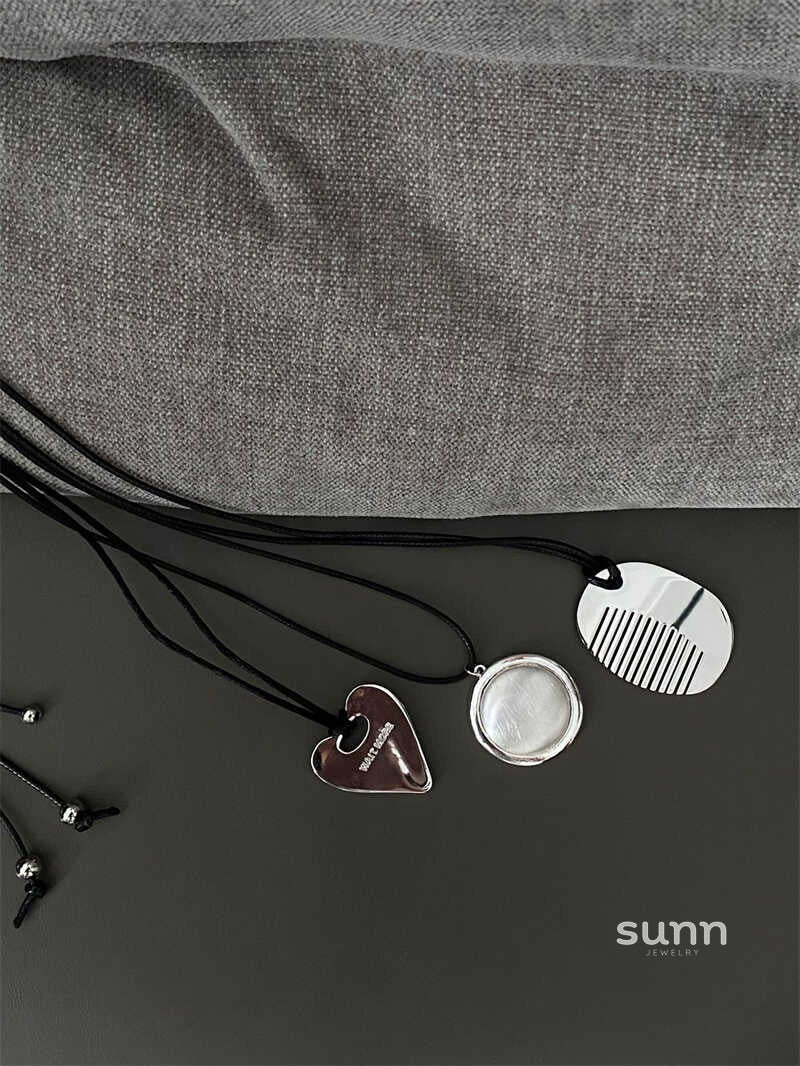 Conley Sculptural Pendant Necklace [9FL7S14P]