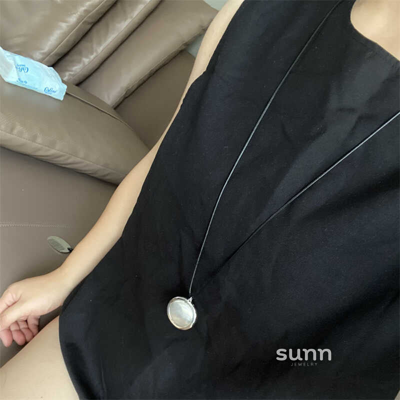 Conley Sculptural Pendant Necklace [I6MZPPY2]