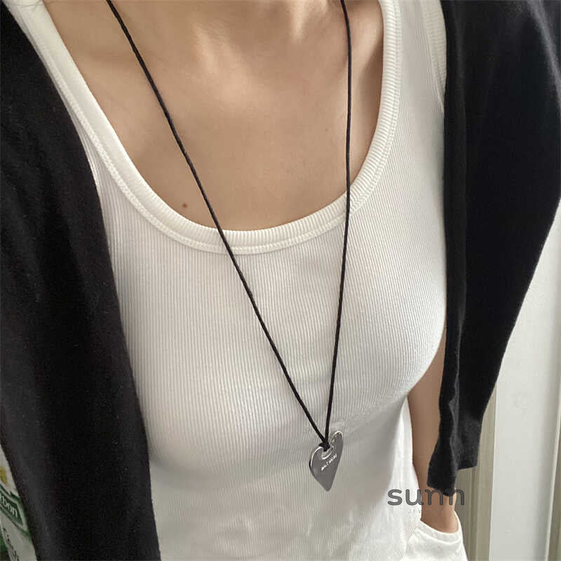 Conley Sculptural Pendant Necklace [XCIKI66N]