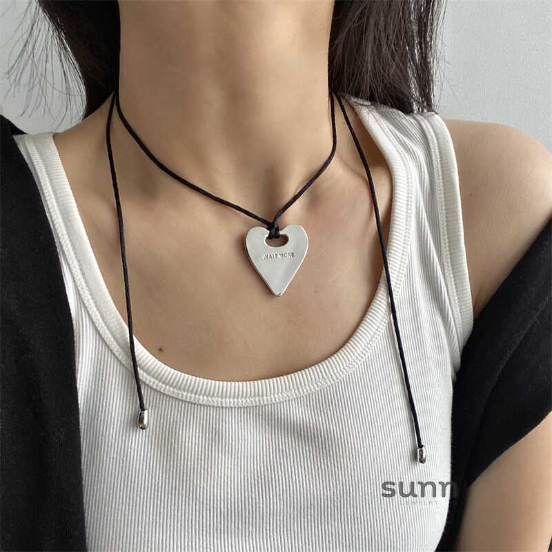 Conley Sculptural Pendant Necklace [KPERPX91]