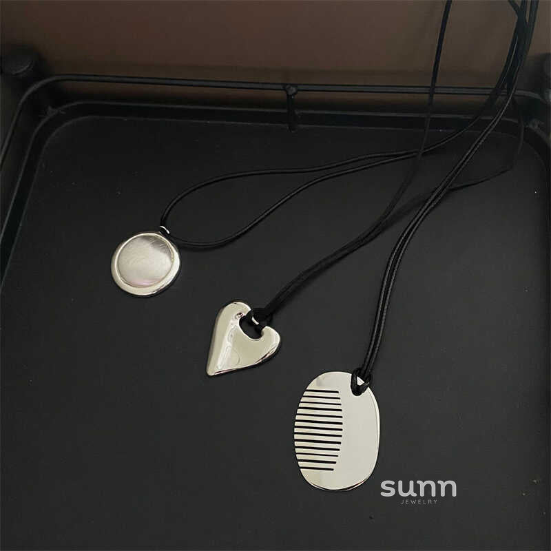 Conley Sculptural Pendant Necklace [5NP9T237]
