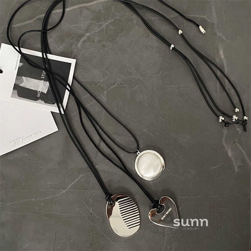 Conley Sculptural Pendant Necklace [613VTH1N]