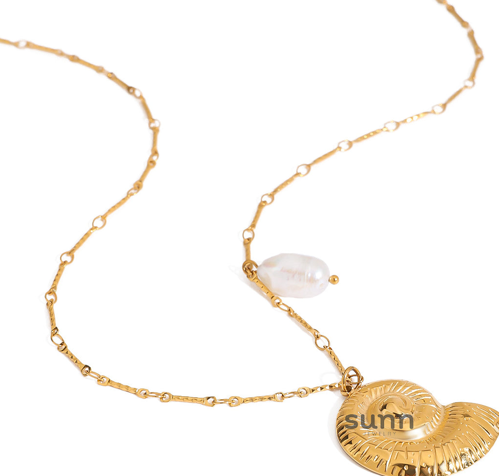 Conley Shell Pendant Necklace [96TCS6AU]