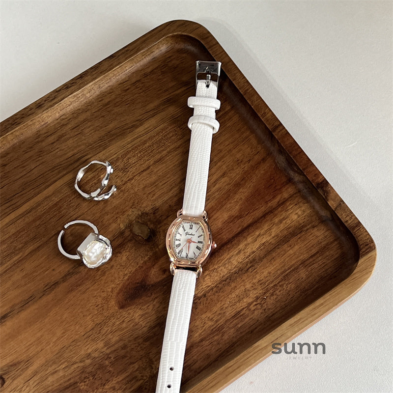Constanza Elegant Barrel Watch [VQ379BO0]