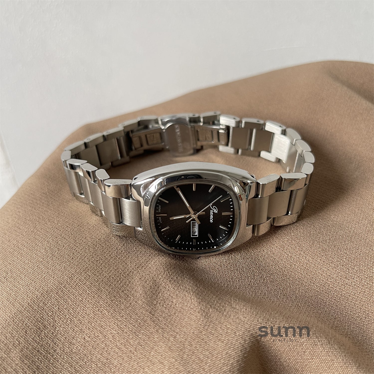 Consuelo Minimalist Steel Watch [U0TK1X5N]