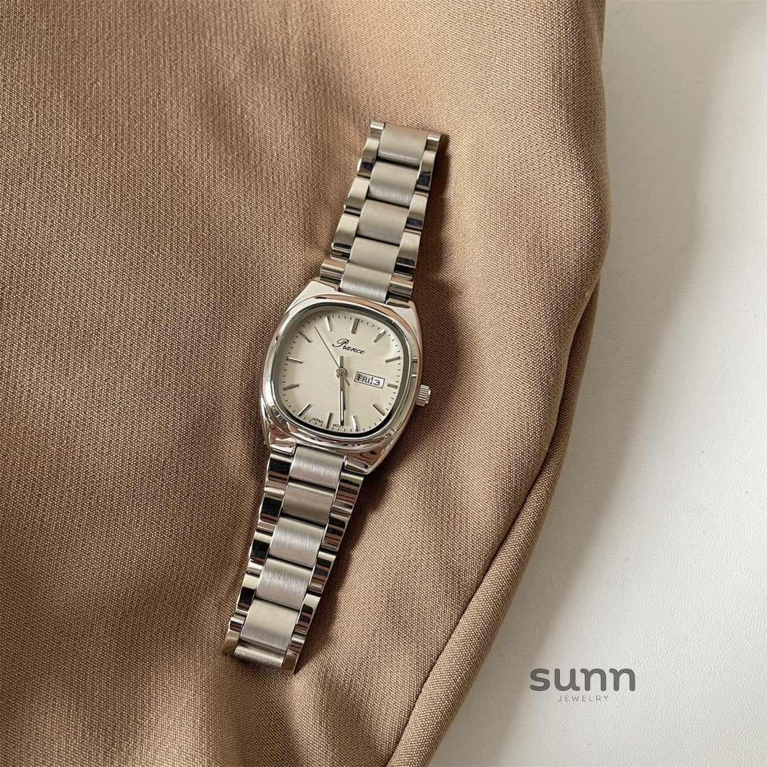 Consuelo Minimalist Steel Watch [MGG48EE9]