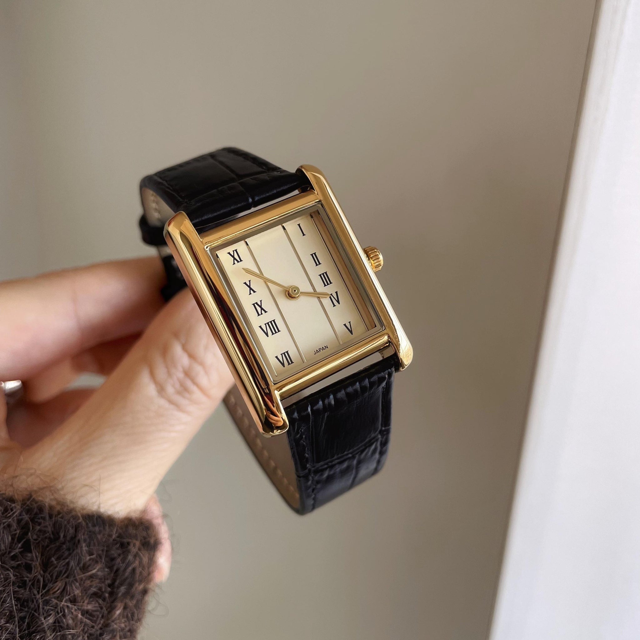 Consuelo Square Tank Watch [MRU5A6OD]