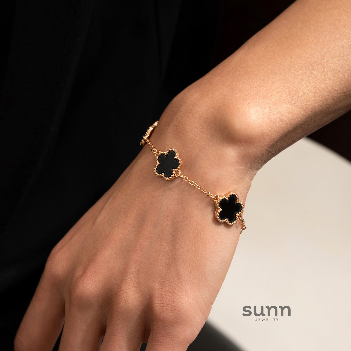 Corbin Five-Leaf Charm Bracelet [611W3Q3G]