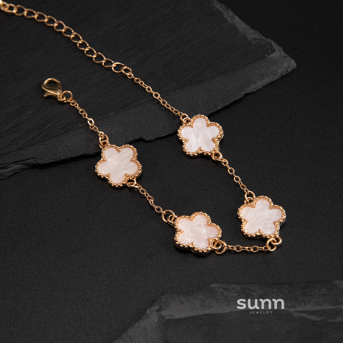 Corbin Five-Leaf Charm Bracelet [RX0JV495]