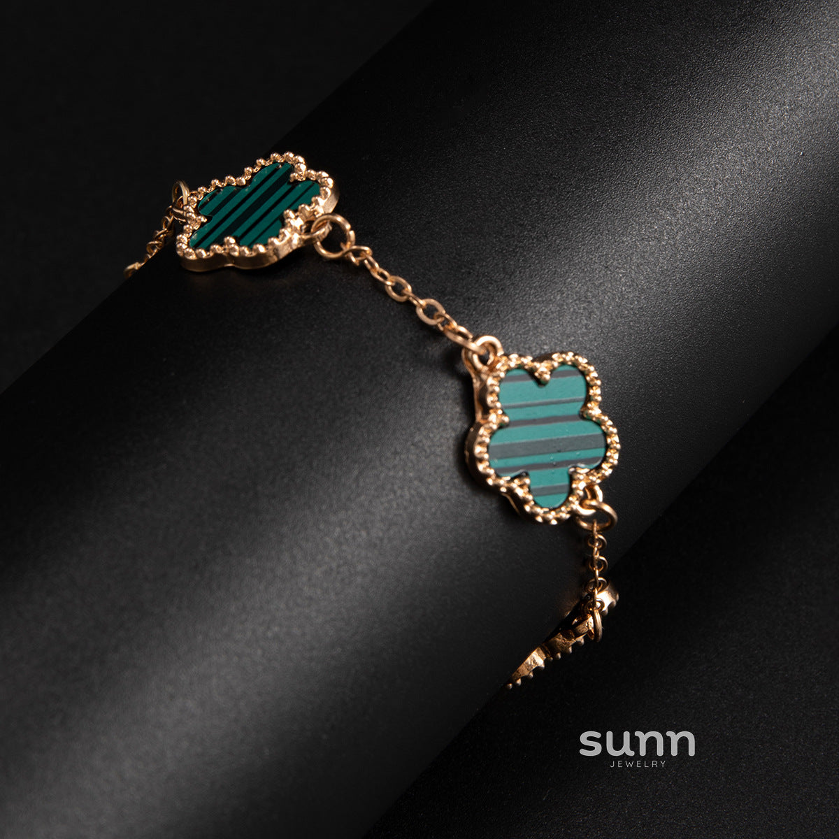 Corbin Five-Leaf Charm Bracelet [G4159NVN]