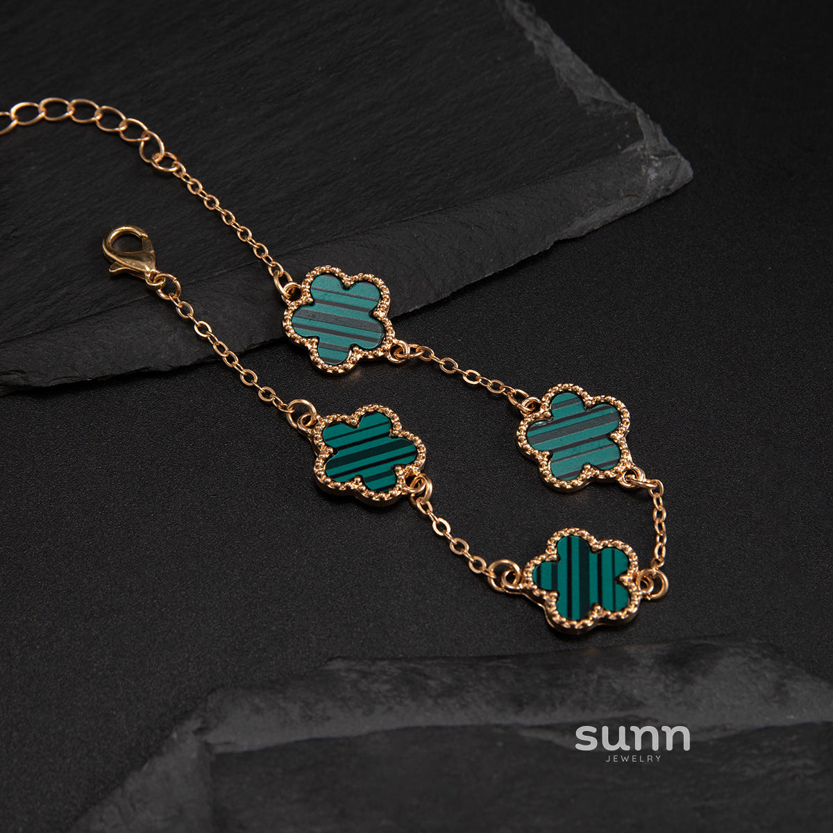 Corbin Five-Leaf Charm Bracelet [2VQB6KII]