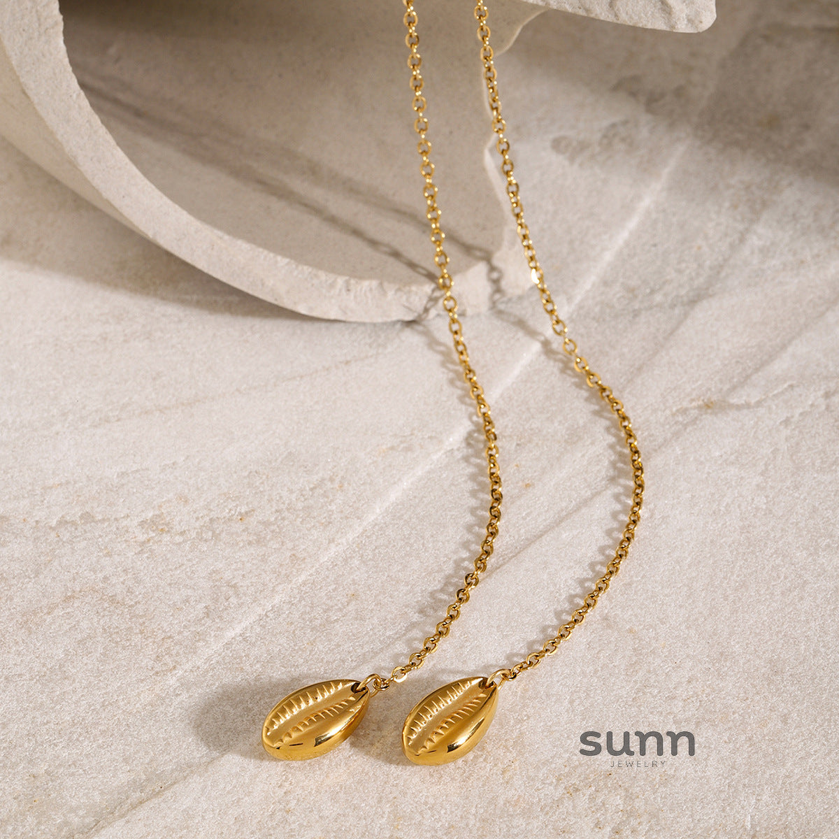 Corbyn Long Shell Pendant Necklace [4U5I8Z2Y]