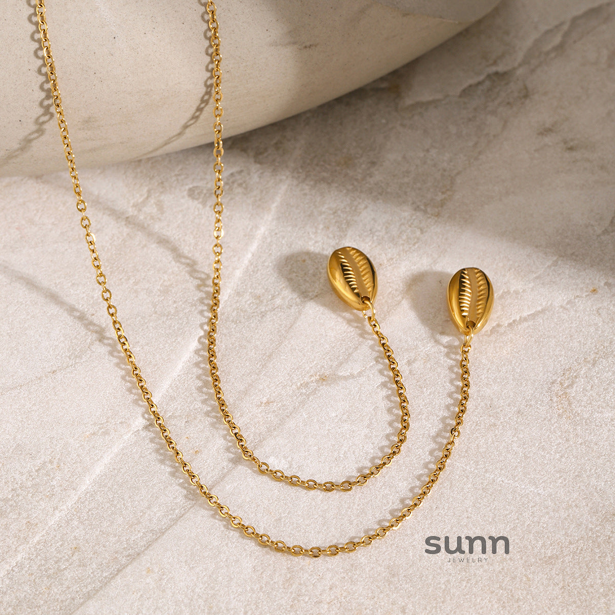 Corbyn Long Shell Pendant Necklace [RM1PTMTP]