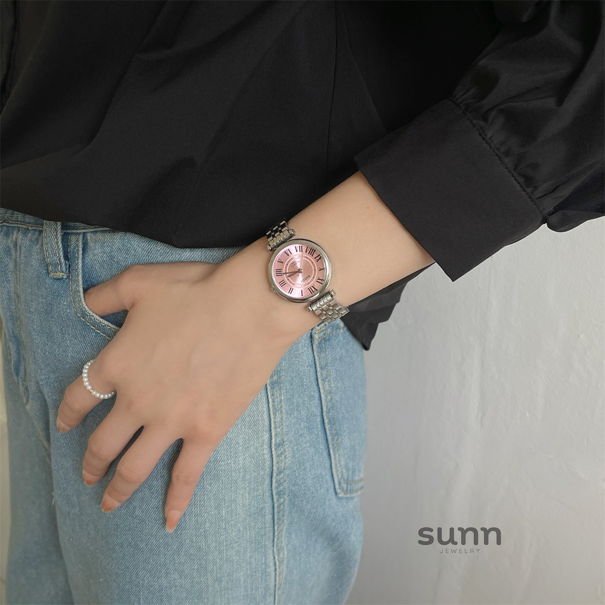 Corie Classic Roman Watch [AQSQ2ZAJ]