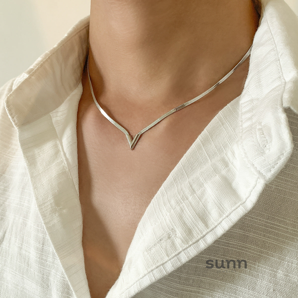 Corina Sleek Blade Chain Necklace [SUE5ZSLO]