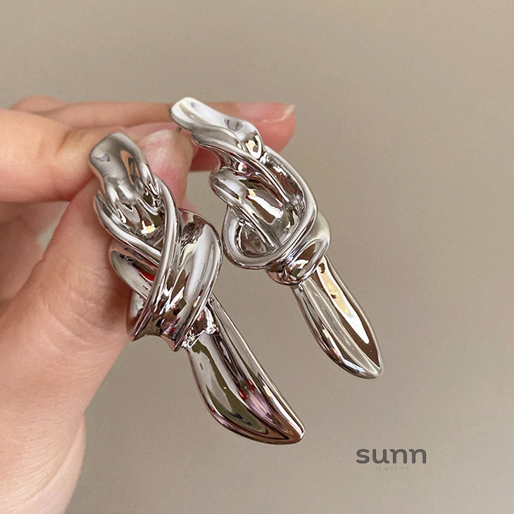 Corinne Chunky Knot Hoops [67JUKAMO]
