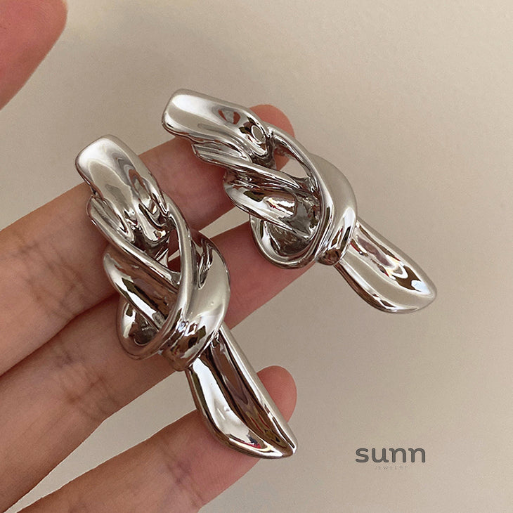 Corinne Chunky Knot Hoops [3Y3CLPHW]