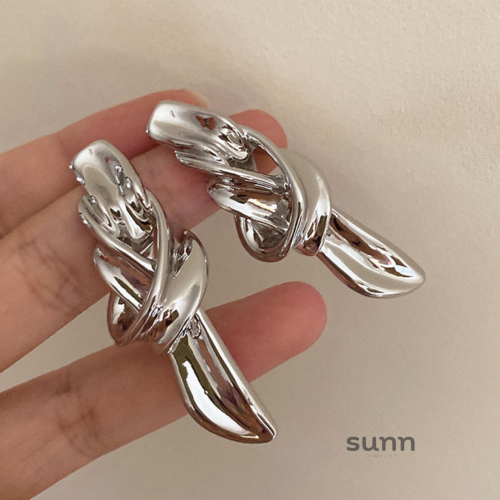 Corinne Chunky Knot Hoops [BJYXRI3J]