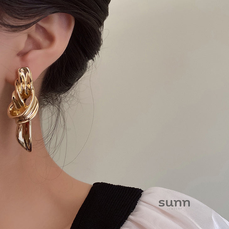 Corinne Chunky Knot Hoops [QBXLQVYO]