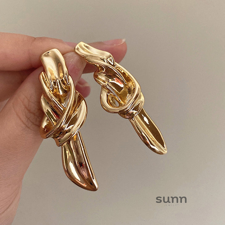 Corinne Chunky Knot Hoops [RJBTMIFF]