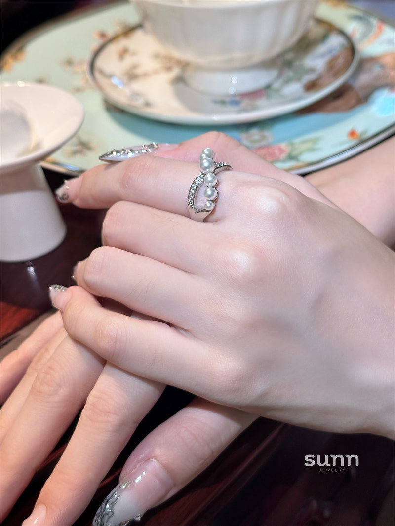 Courtlyn Open Pearl Cross Ring [4Y8YKK5O]