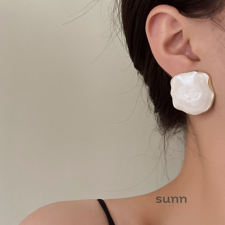 Courtney Asymmetric Glaze Earrings [4KT4ZNFL]