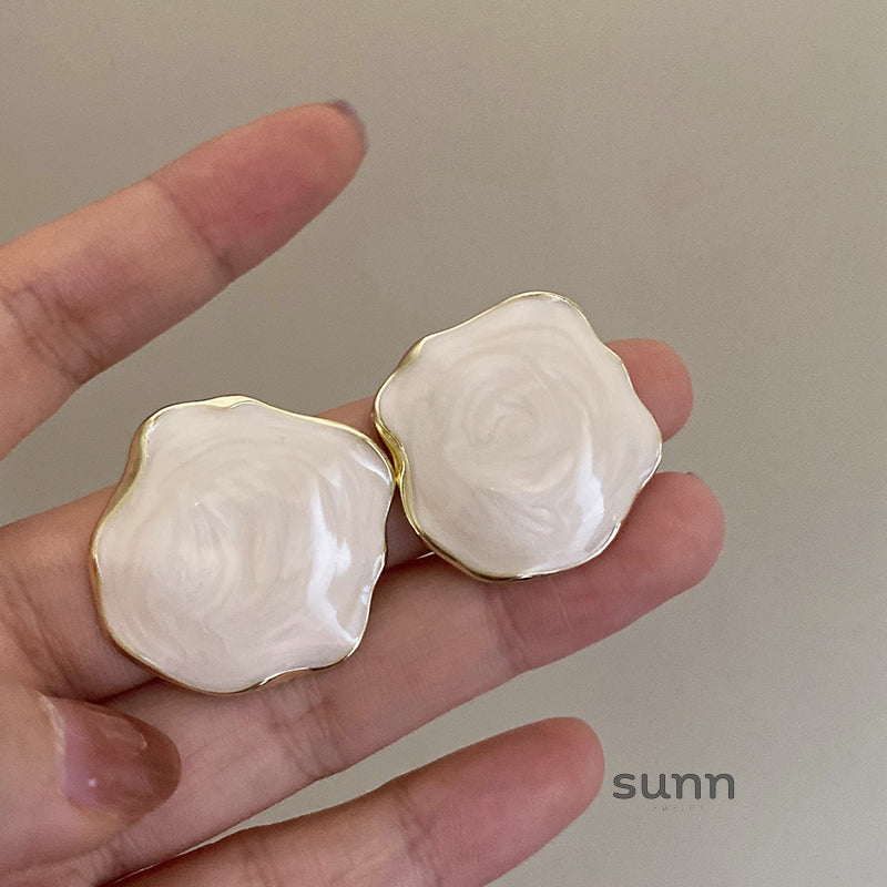 Courtney Asymmetric Glaze Earrings [ALXVN4OZ]