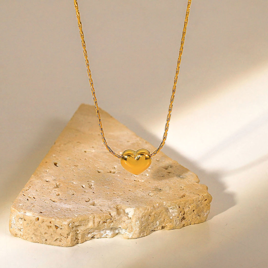 Courtney Heart Pendant Necklace [GCG8BTU2]