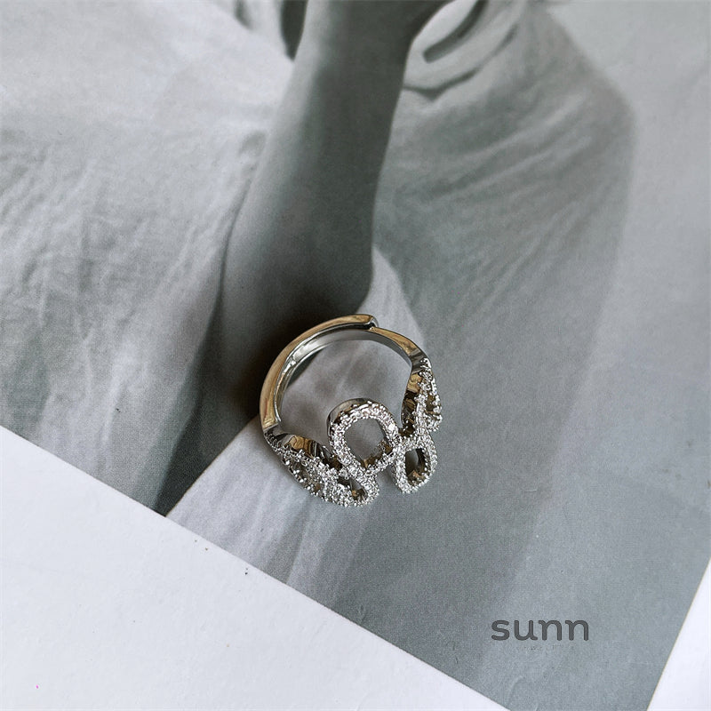 Cree Asymmetrical Zircon Ring [V29NM1JF]