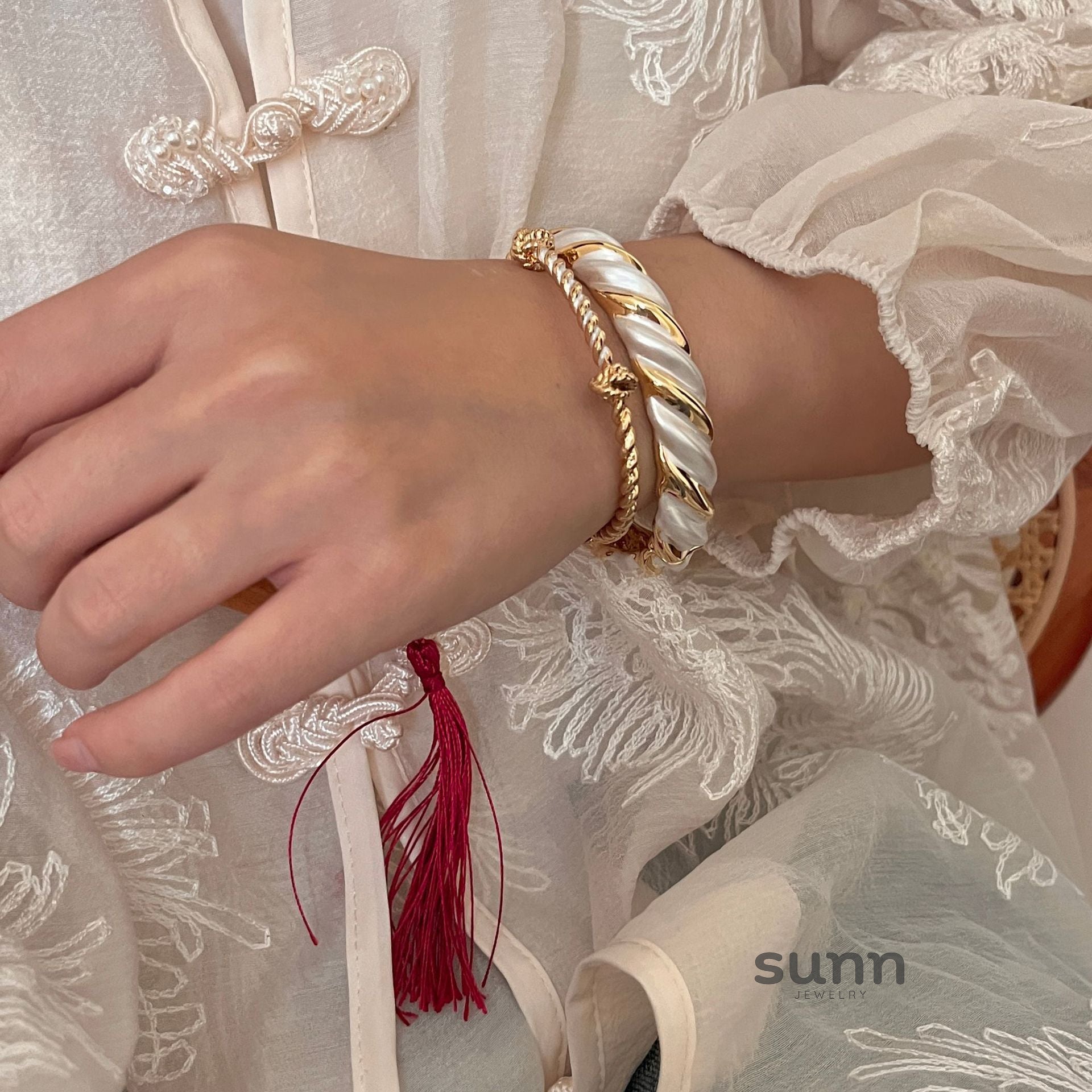 Cristal Bold Enamel Cuff Bracelet [9HJYKHWS]