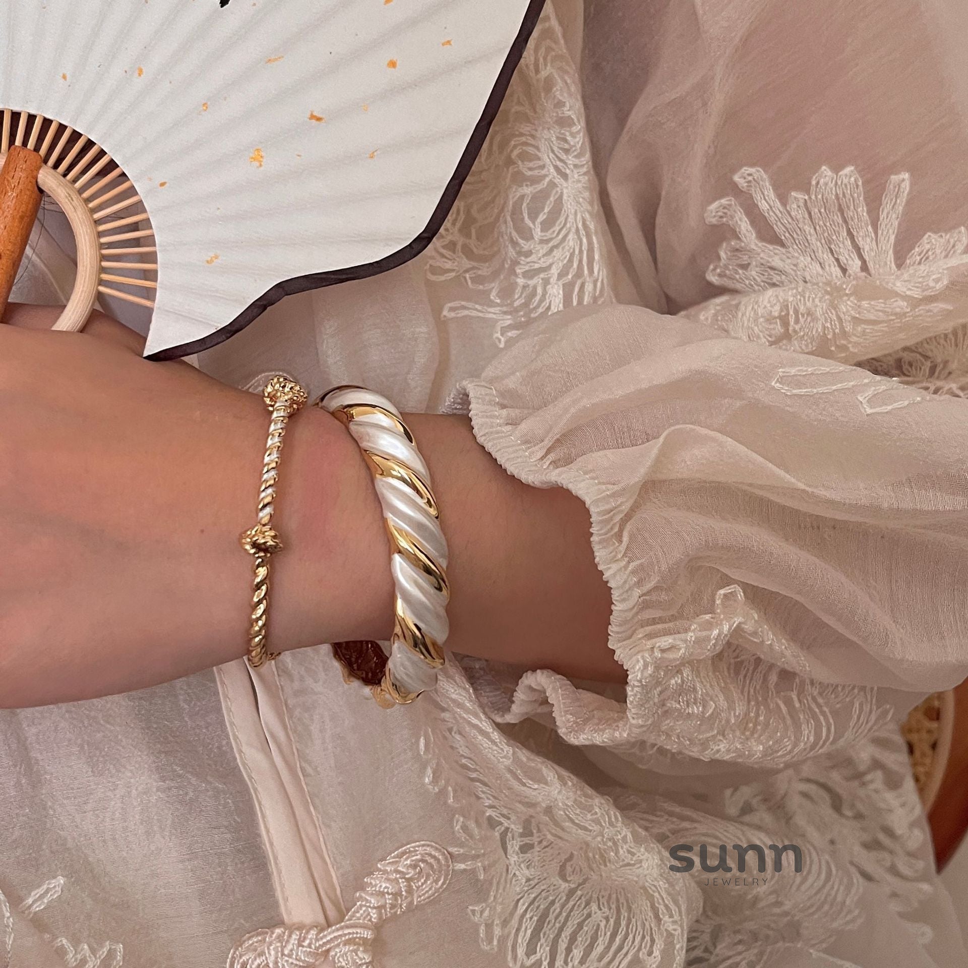 Cristal Bold Enamel Cuff Bracelet [46J0MQH8]