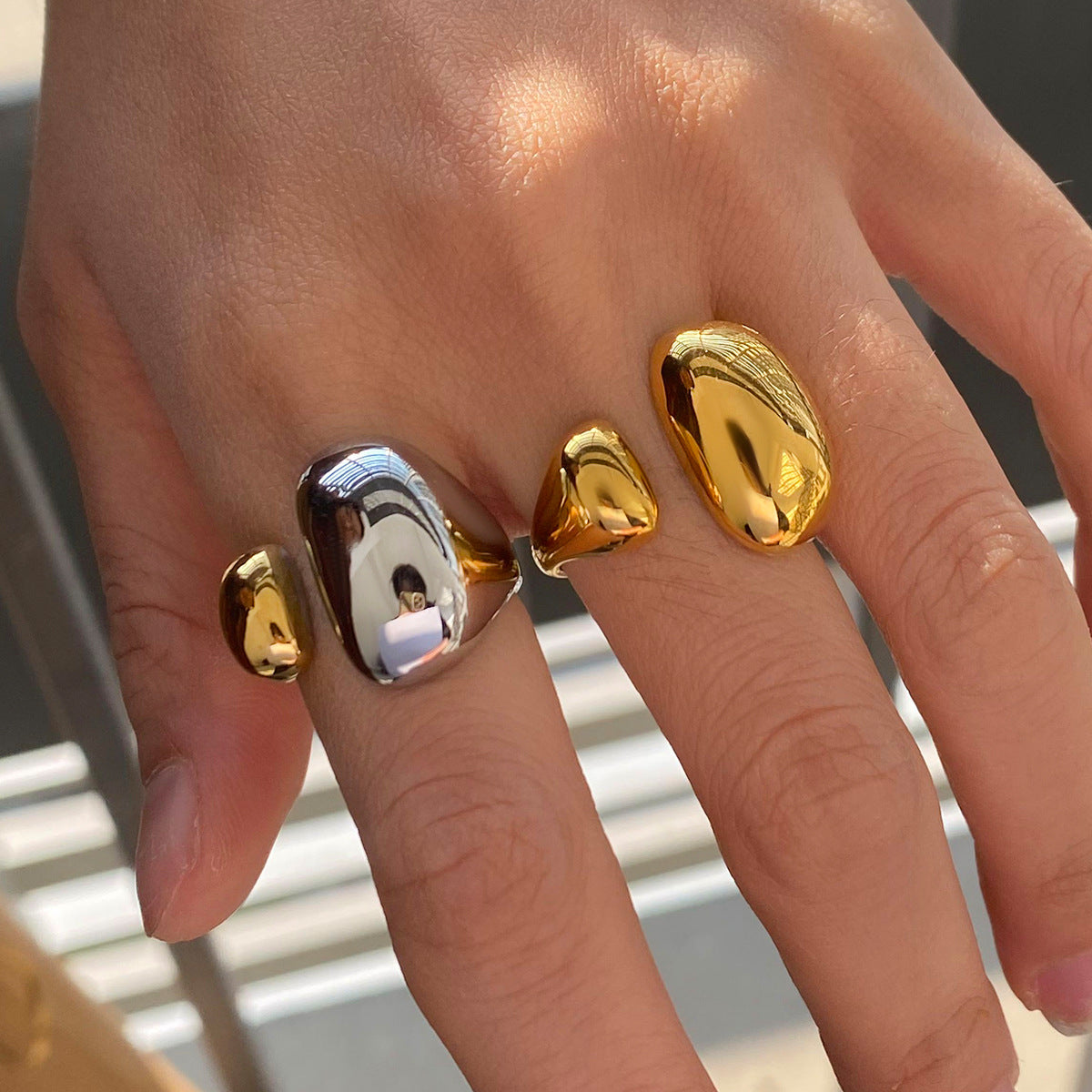 Cristel Sleek Geometric Ring [Z7BTDW91]