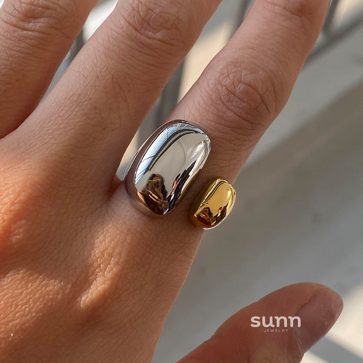 Cristel Sleek Geometric Ring [463FN47R]