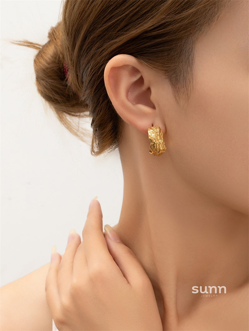 Daelyn Sculptural Titanium Earrings [G8PGBTB3]