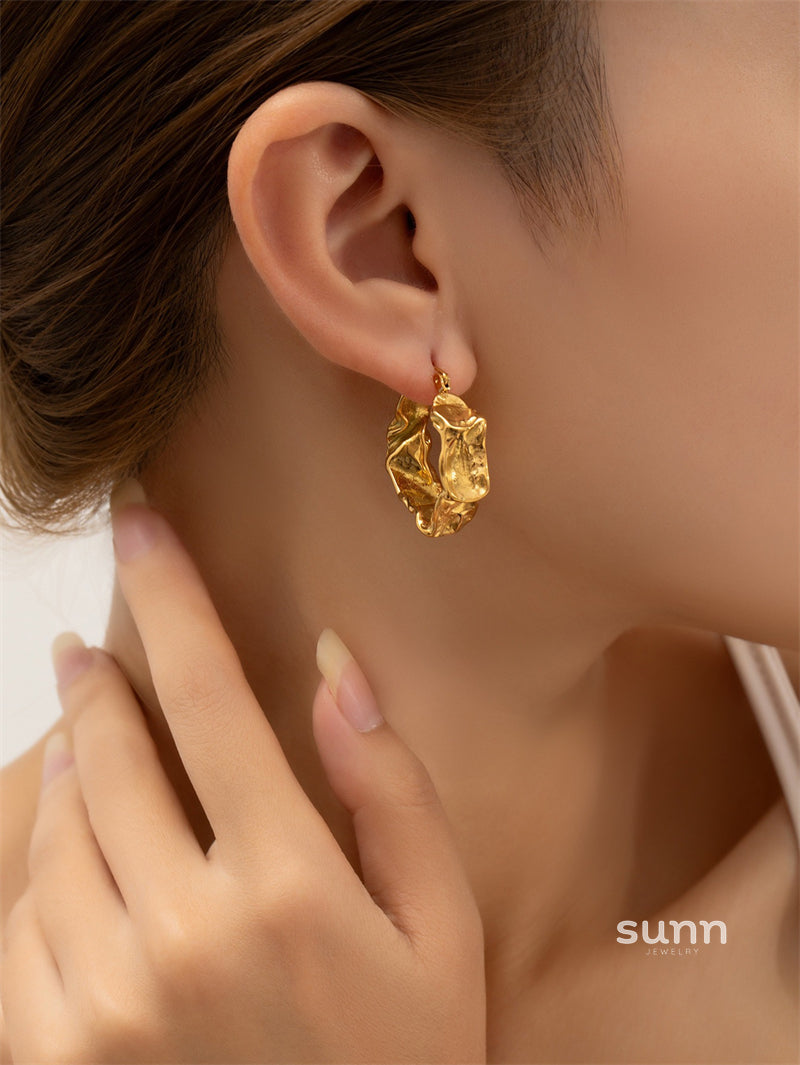 Daelyn Sculptural Titanium Earrings [21DNR28E]