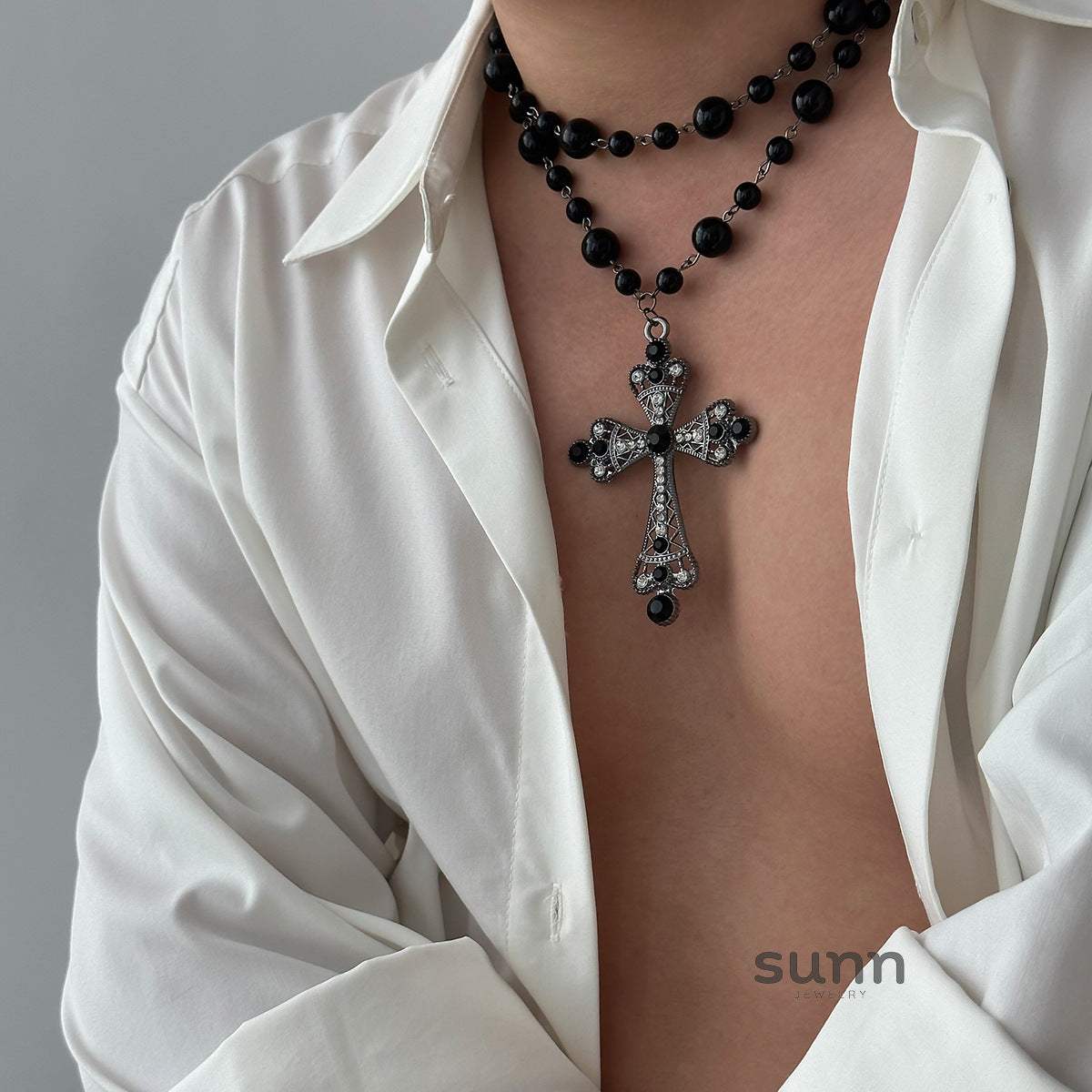 Daenerys Layered Pearl Cross Necklace [FBGN2PFY]